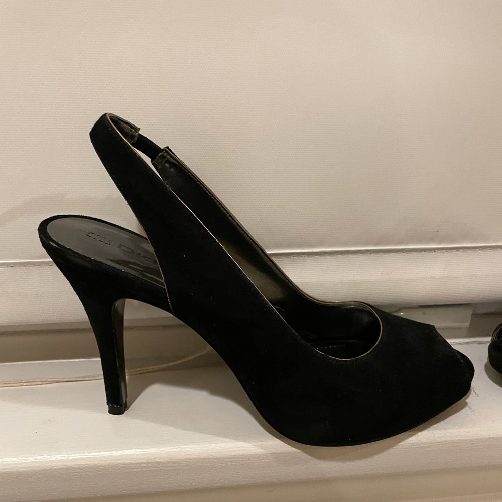 DKNYC Katie Heel in Black w Gold Trim Size 8 Gently Worn